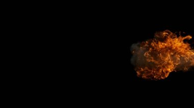 Siyah arka planda izole edilmiş süper yavaş ateş patlaması. Yüksek hızlı sinema kamerası, 1000 fps..