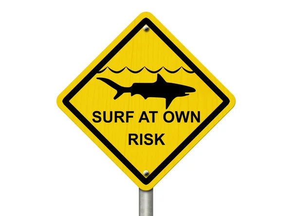 Vorsicht beim Surfen, weil Haie da sind — Stockfoto