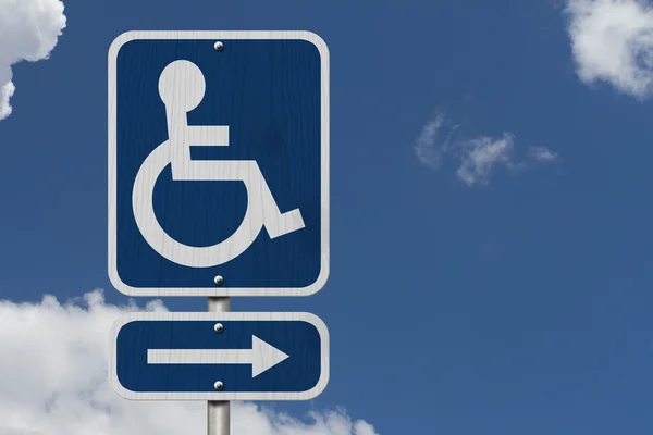 Handicap sinal de estacionamento — Fotografia de Stock