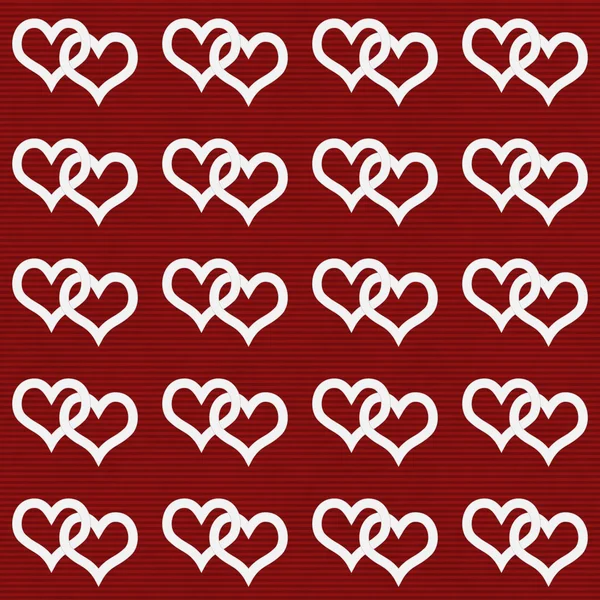 Corações entrelaçados brancos e listras finas vermelhas texturizadas horizontais — Fotografia de Stock
