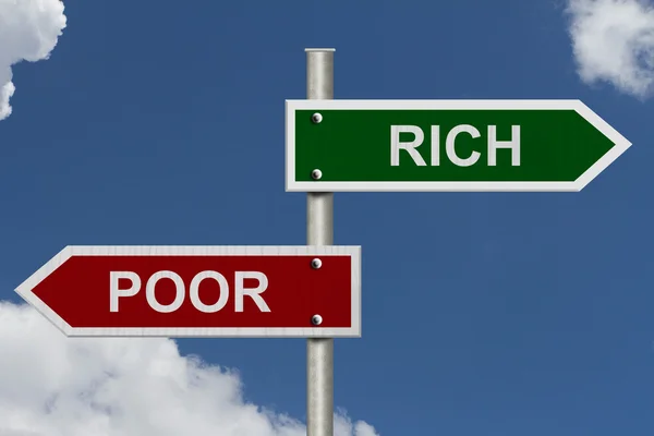 Rico versus pobre — Fotografia de Stock