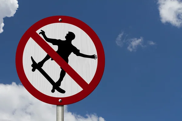 Geen skateboarden toegestaan teken — Stockfoto