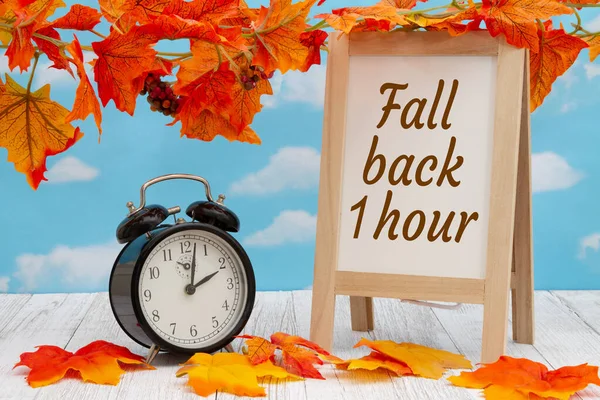 Daylight Saving Time Fall Back Sign Alarm Clock Standing Whiteboard — Φωτογραφία Αρχείου