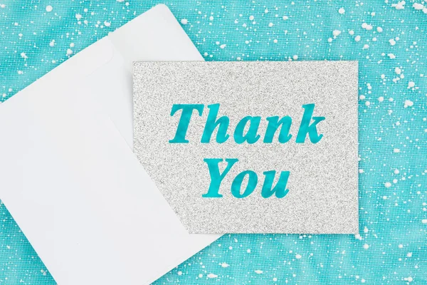 Danke Silber Glitter Grußkarte Mit Umschlag Auf Blau Mit Schneeflocken — Stockfoto