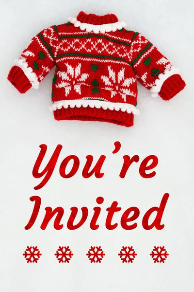 Bent Uitgenodigd Uitnodiging Met Rode Witte Kerst Trui Witte Pluche — Stockfoto