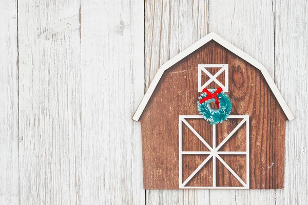 Winter Barn Wreath Weathered Wood Copy Space Winter Christmas Message — Foto Stock