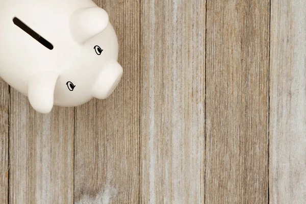 Witte Spaarvarken Bank Verweerd Hout Met Ruimte Voor Geld Bankboodschap — Stockfoto