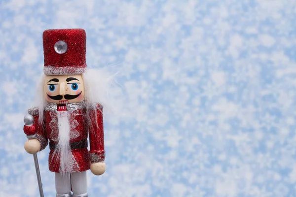 Ευτυχισμένο Καρυοθραύστη Καπέλο Χιονισμένο Ουρανό Αντίγραφο Χώρου Για Χειμώνα Χριστούγεννα — Φωτογραφία Αρχείου