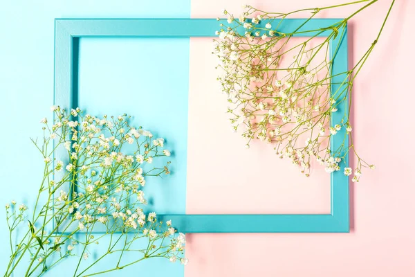 Creative banner with fresh white babys breath flower — Stock Photo, Image