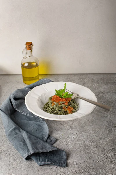Healthy Clean Eating Food Spirulina Spaghetti Red Caviar Concrete Background — Φωτογραφία Αρχείου