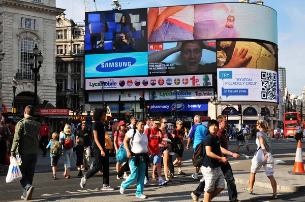 Piccadilly Circus in London, UK — Stock Photo, Image