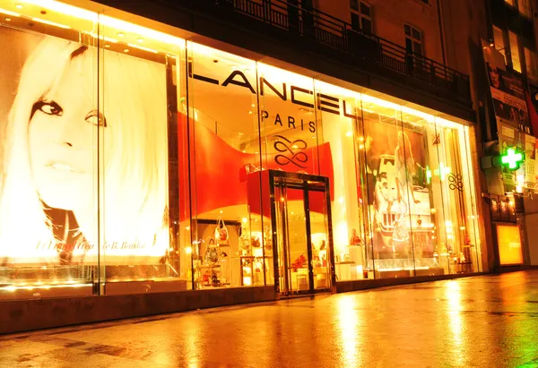 Zakupy w paryżu — Zdjęcie stockowe