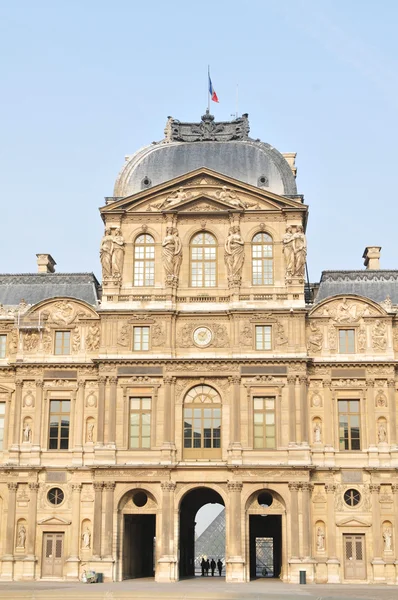 Louvre Museum in Paris — Stock Photo, Image