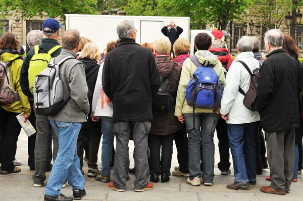 Turister i Paris – stockfoto