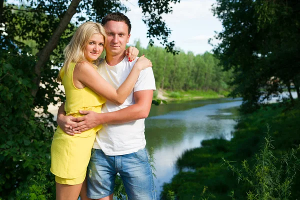 Happy young couple. — Stock Photo, Image