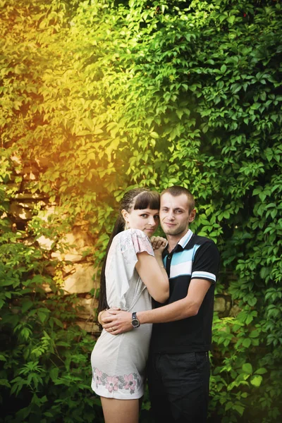Young lovebirds — Stock Photo, Image