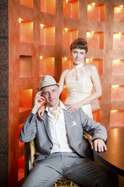 Yeni evlilerin portresi.