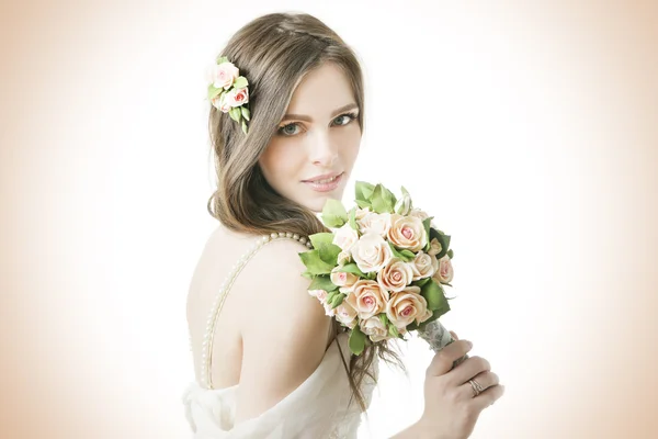 Beautiful bride with wedding bouquet — Stock Photo, Image