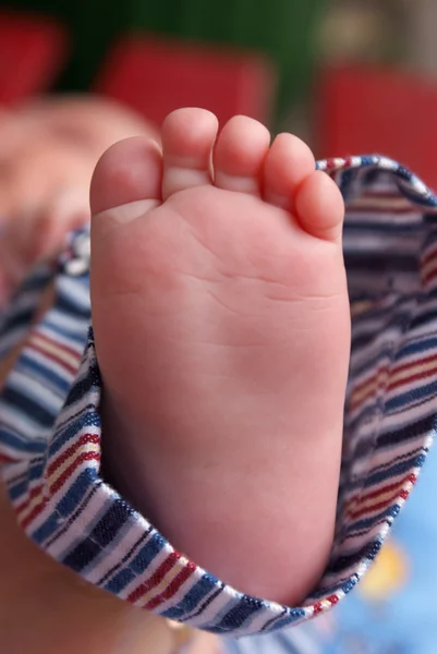 Kleiner Babyfuß — Stockfoto