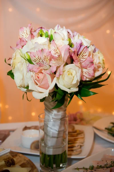 Wedding bouquet of orchids and roses — Stock Photo, Image