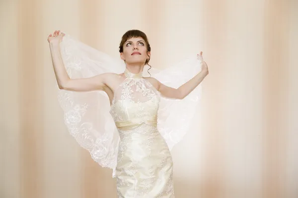 Beautiful young bride — Stock Photo, Image