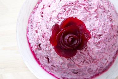 garnituur van bieten met vis