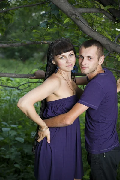 Young lovebirds in nature — Stock Photo, Image