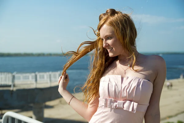 Beautiful young girl resting — Stock Photo, Image