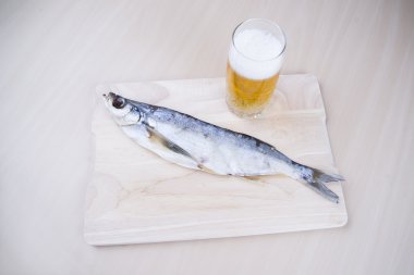 Birayla kurutulmuş balık.