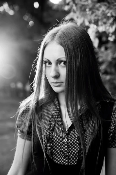 Portrait of a young beautiful girl — Stock Photo, Image