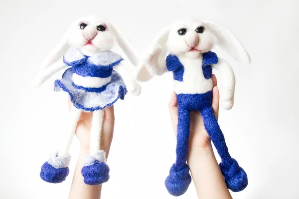 Toy bunnies in a gift — Stock Photo, Image