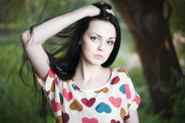 Retrato de una hermosa joven —  Fotos de Stock