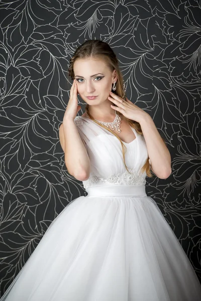 Profesionální make-up účes nevěsty — Stock fotografie