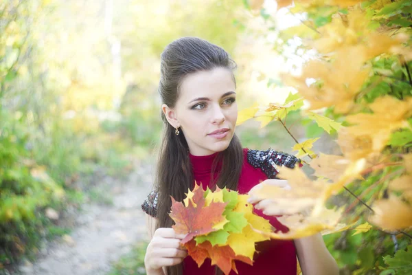 Herbst Schönheit Frauenporträt — Stockfoto