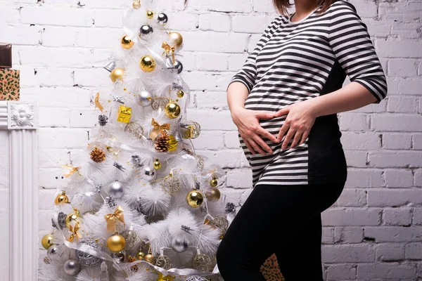 Pregnant Woman Christmas Setting Holiday Concert — Stock Photo, Image