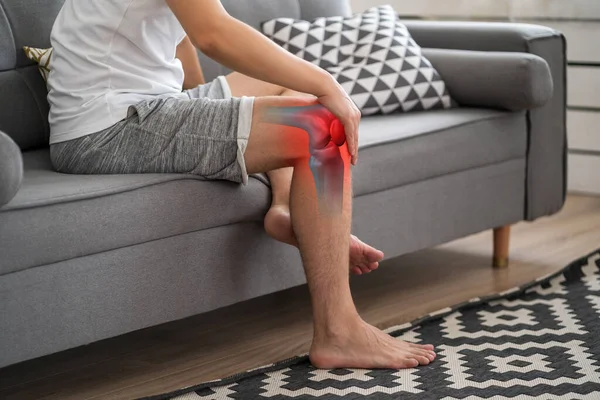 Knie Pijn Man Die Lijdt Aan Artrose Thuis Chiropractie Behandelingen — Stockfoto