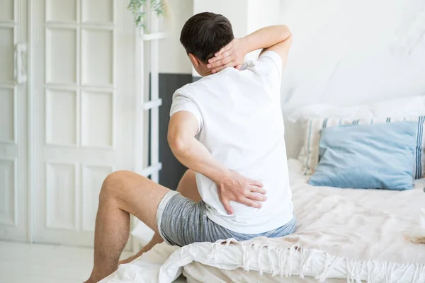 Dolor Espalda Hombre Con Dolor Espalda Casa Concepto Problemas Salud — Foto de Stock