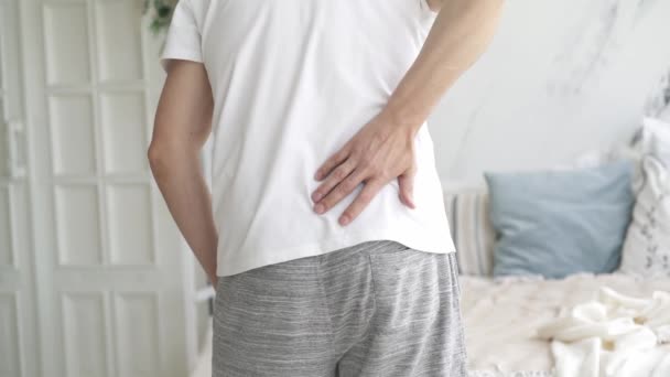 Dolor Espalda Inflamación Renal Hombre Que Sufre Dolor Espalda Hogar — Vídeo de stock