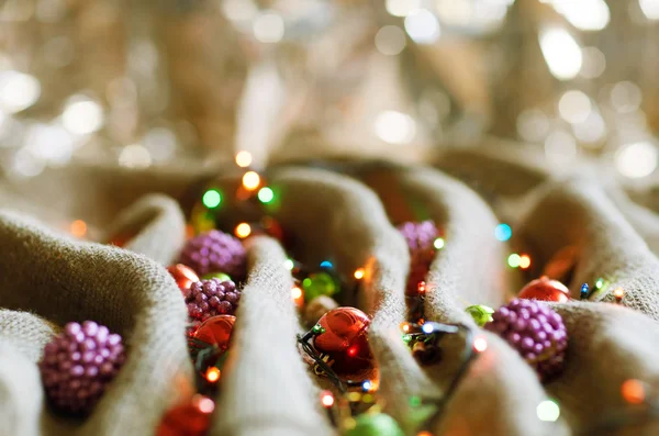 Kerstversiering met linnen doek — Stockfoto