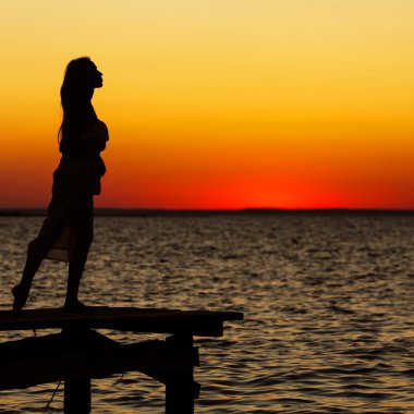 güzel kız silüeti