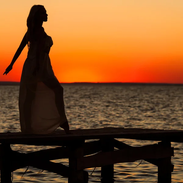 Silhouette of beautiful girl — Stock Photo, Image