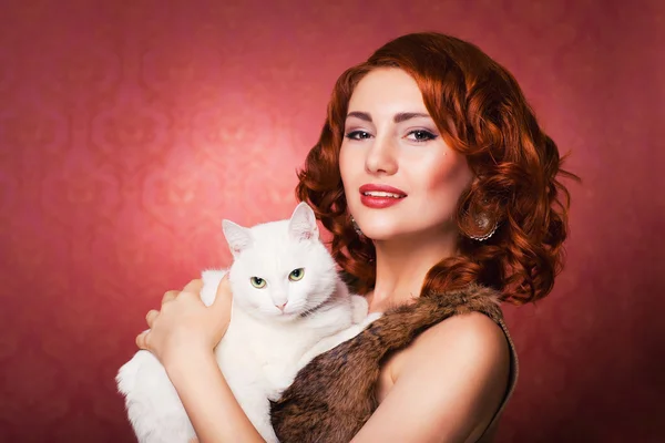 Chica con gato — Foto de Stock