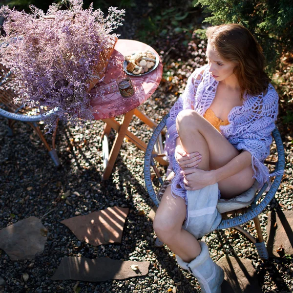 Retrato de moda de mujer sensual joven — Foto de Stock