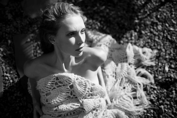 Dışarıda bir modeldir