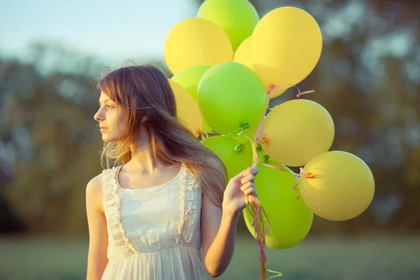 Meisje met baloons — Stockfoto