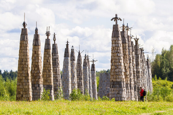 Double colonnade of the forty-two missiles