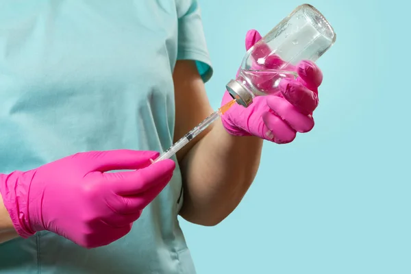 Frasco Vidrio Para Medicina Líquida Una Jeringa Plástico Para Inyección — Foto de Stock