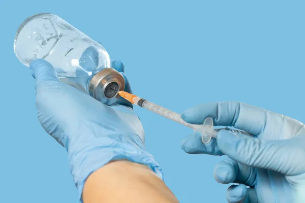 Hands Latex Gloves Glass Bottle Liquid Medicine Plastic Syringe Injection — Foto de Stock
