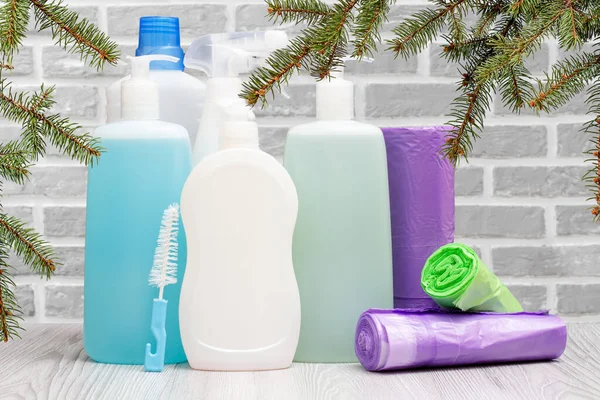 Plastic Bottles Dishwashing Liquid Glass Tile Cleaner Detergent Stoves Garbage —  Fotos de Stock