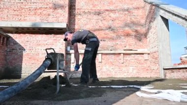 Çatıya yarı kuru döşeme montajı.